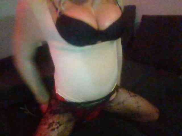 SheisSohot Live Webcam on BongaCams