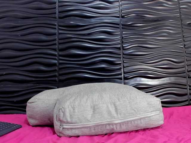 Aleja-Rousse's BongaCams show and profile