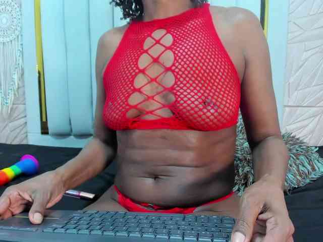 Brunettte-Sweet webcam