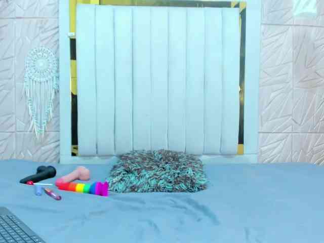 Brunettte-Sweet webcam