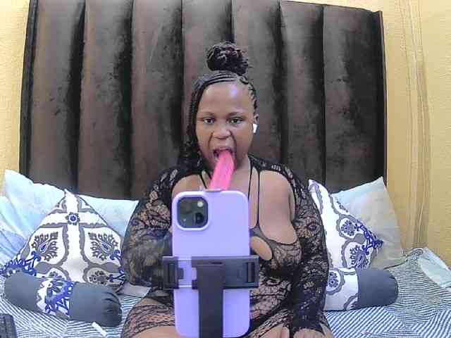 Your-Milly168 webcam