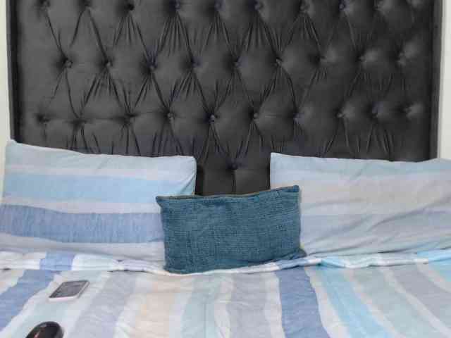 Your-Milly168 webcam