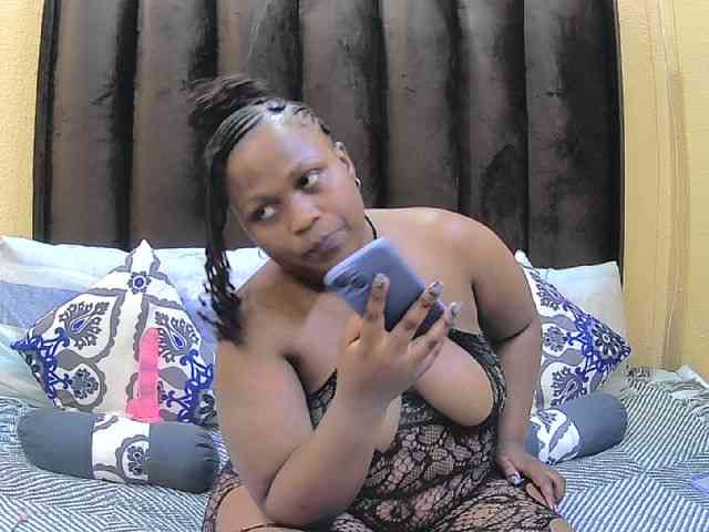 Your-Milly168 webcam
