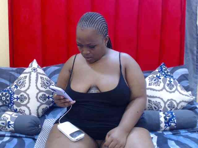 Your-Milly168 webcam