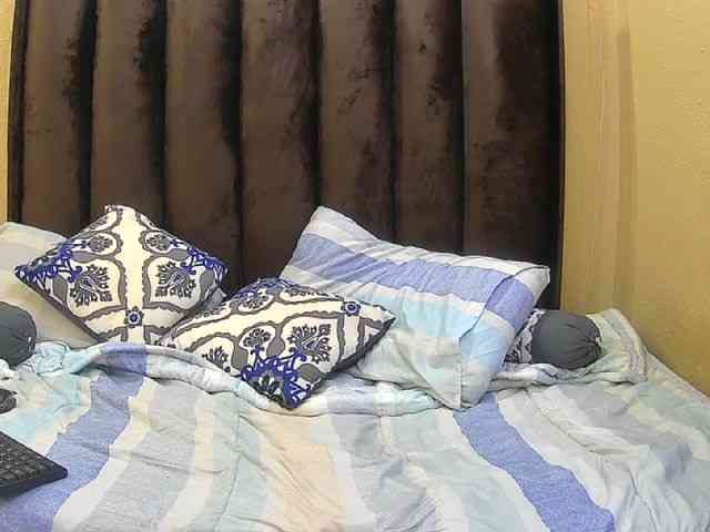 Your-Milly168 webcam