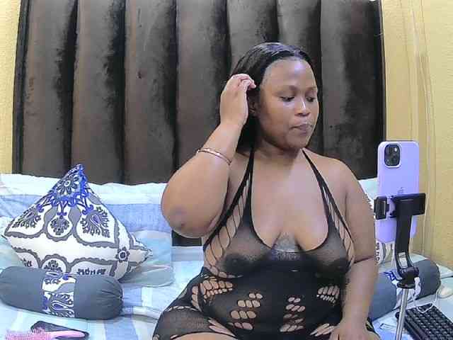 Your-Milly168 webcam