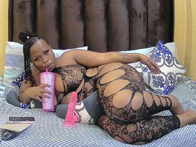 Your-Milly168 webcam