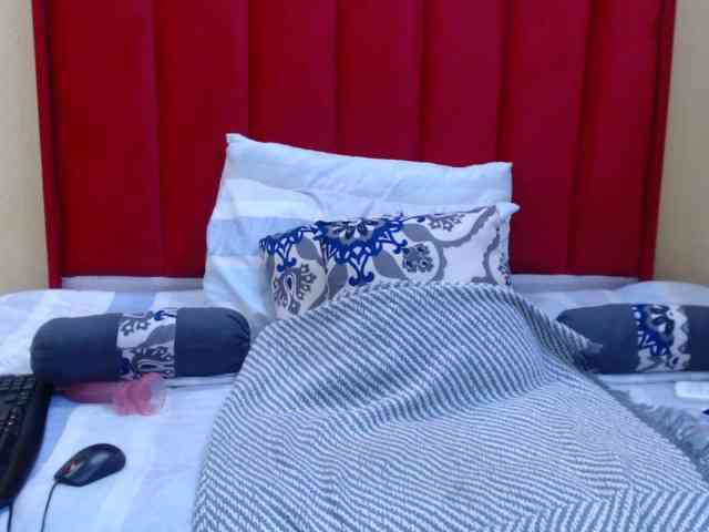 Your-Milly168 webcam