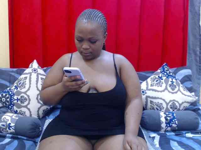 Your-Milly168 webcam