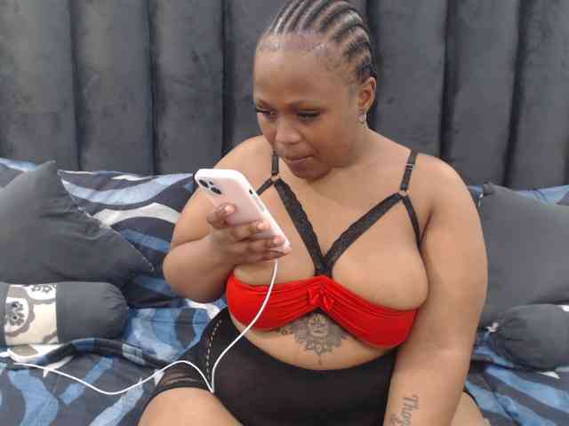 Your-Milly168 webcam