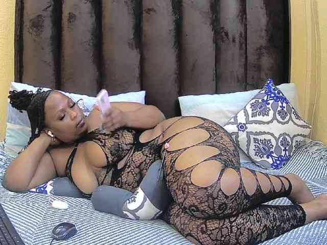 Your-Milly168 webcam