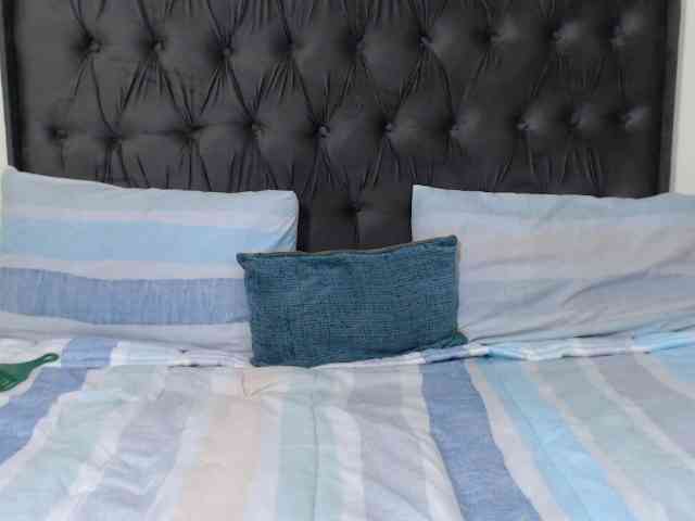 Your-Milly168 webcam