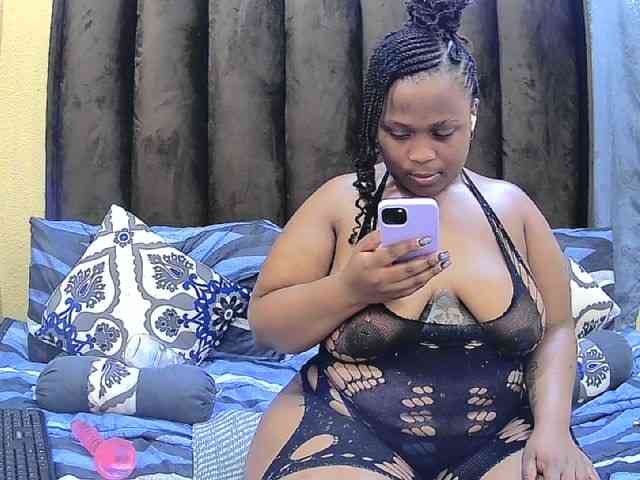 Your-Milly168 webcam
