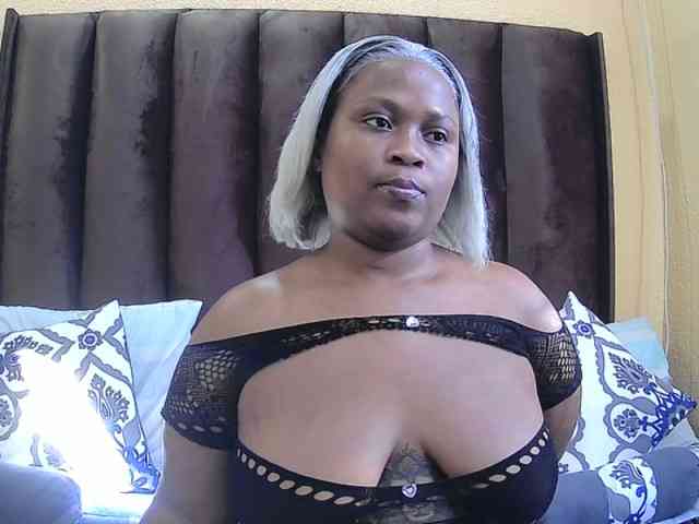 Your-Milly168 webcam