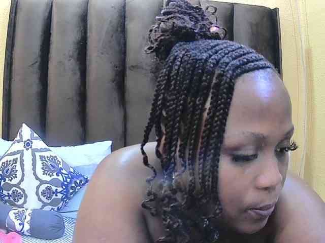 Your-Milly168 webcam