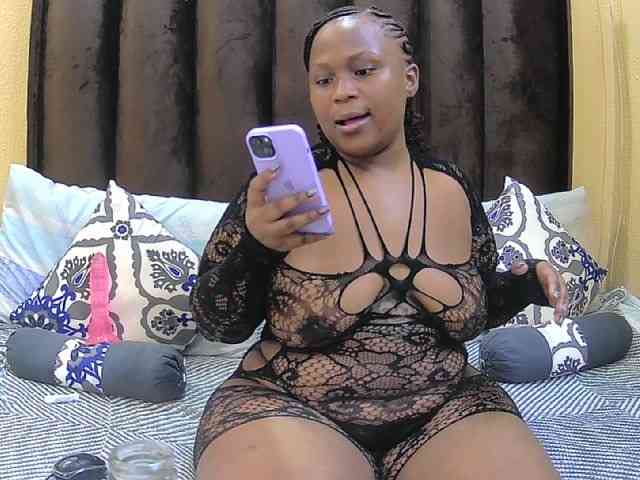 Your-Milly168 webcam