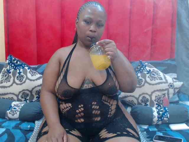 Your-Milly168 webcam
