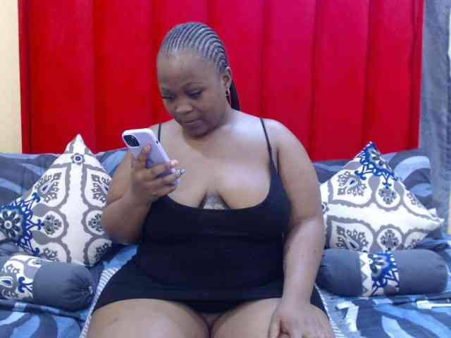Your-Milly168 webcam