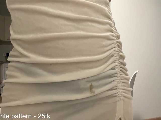 Peachy-keens live cam on BongaCams