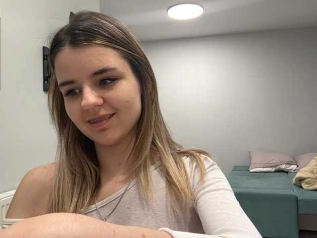 Peachy-keens's BongaCams show and profile