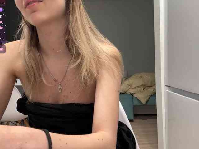 Peachy-keens webcam
