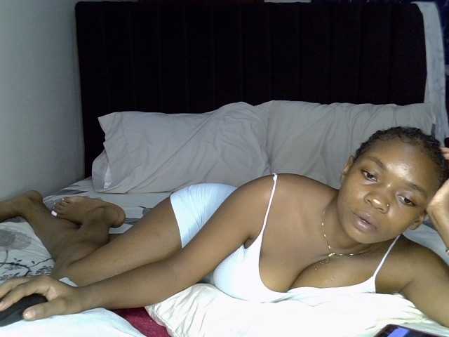 Sexy-tirri live cam on BongaCams