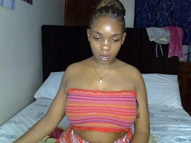 Sexy-tirri live cam on BongaCams