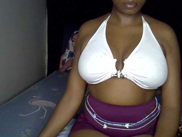 Sexy-tirri's BongaCams show and profile