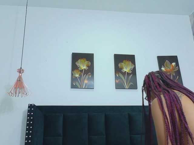 Naturalebony live cam on BongaCams