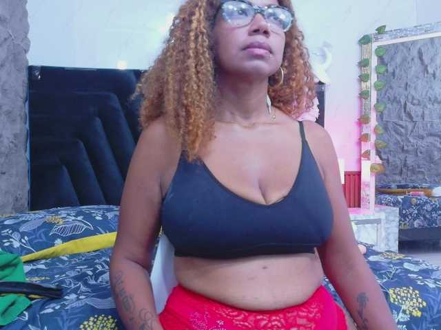 Naturalebony live cam on BongaCams