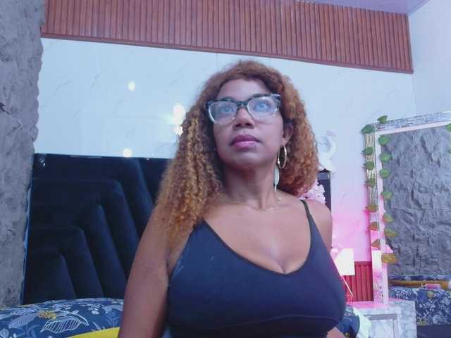 Naturalebony live cam on BongaCams