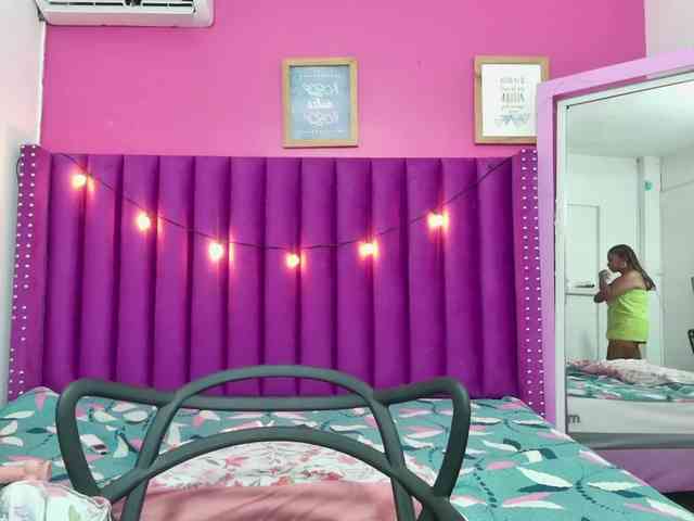 Naturalebony webcam