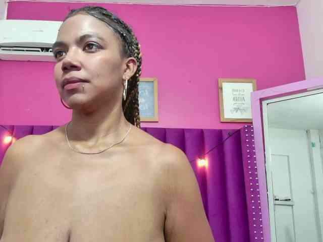Naturalebony webcam