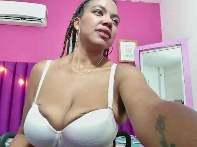 Naturalebony webcam