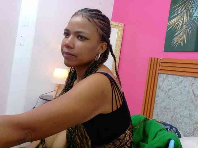 Naturalebony webcam