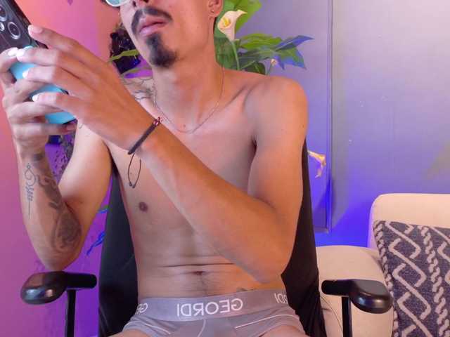 Axel-saenzz
