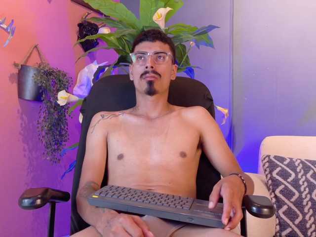 Axel-saenzz