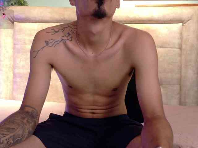 Axel-saenzz Sex Cam Show
