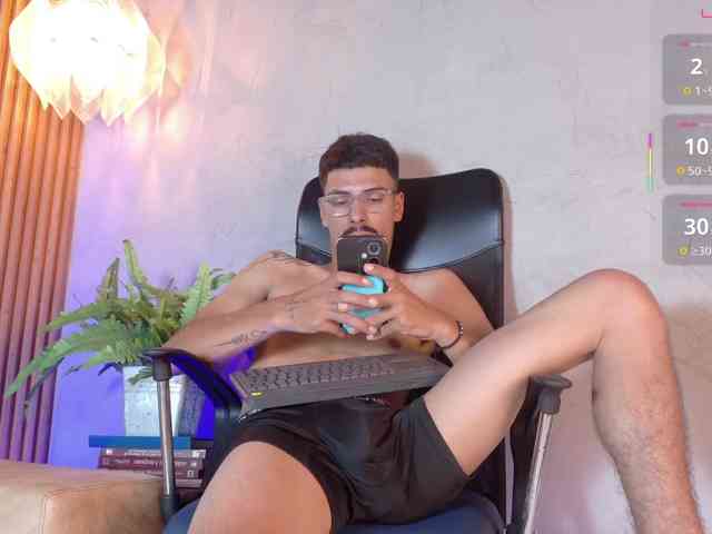 Axel-saenzz