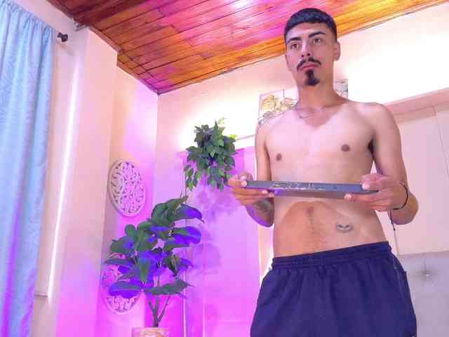 Axel-saenzz Axel-saenzz