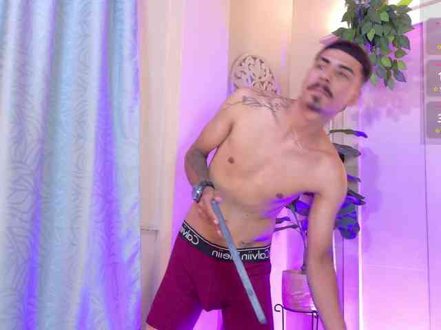 Axel-saenzz