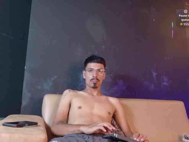 Axel-saenzz