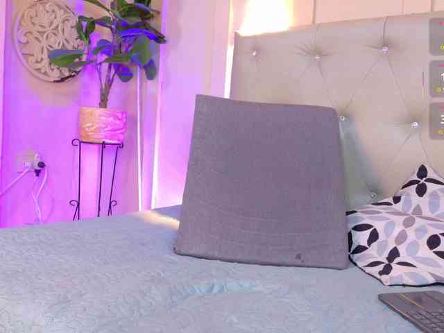 Axel-saenzz Sex Cam Show