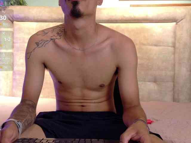 Axel-saenzz Sex Cam Show