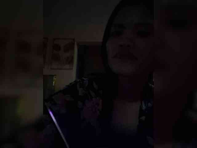 BbHoneyBee_69 webcam