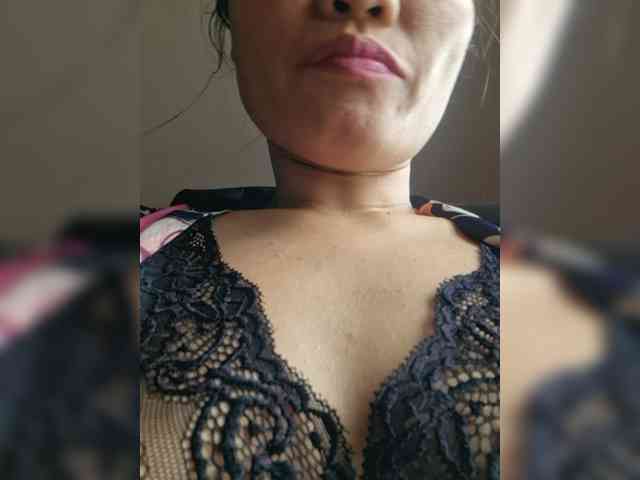 BbHoneyBee_69 webcam