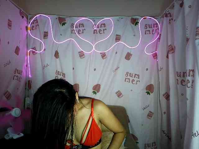 LovelyQueen webcam