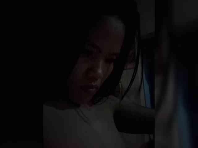 SweetScarlett_69 webcam