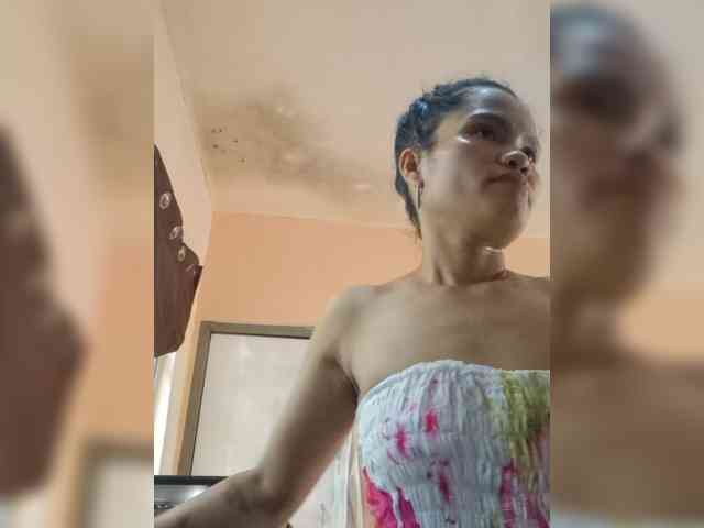 SweetScarlett_69 webcam
