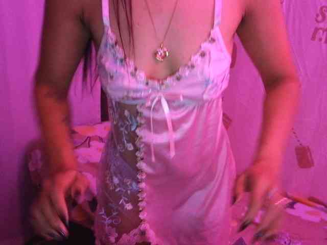 LovelyQueen webcam